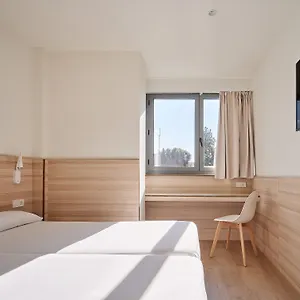 Lami 2*, Esplugues de Llobregat Spanyolország